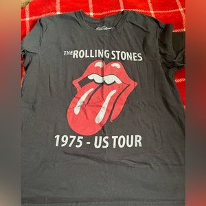 Extra large black tee